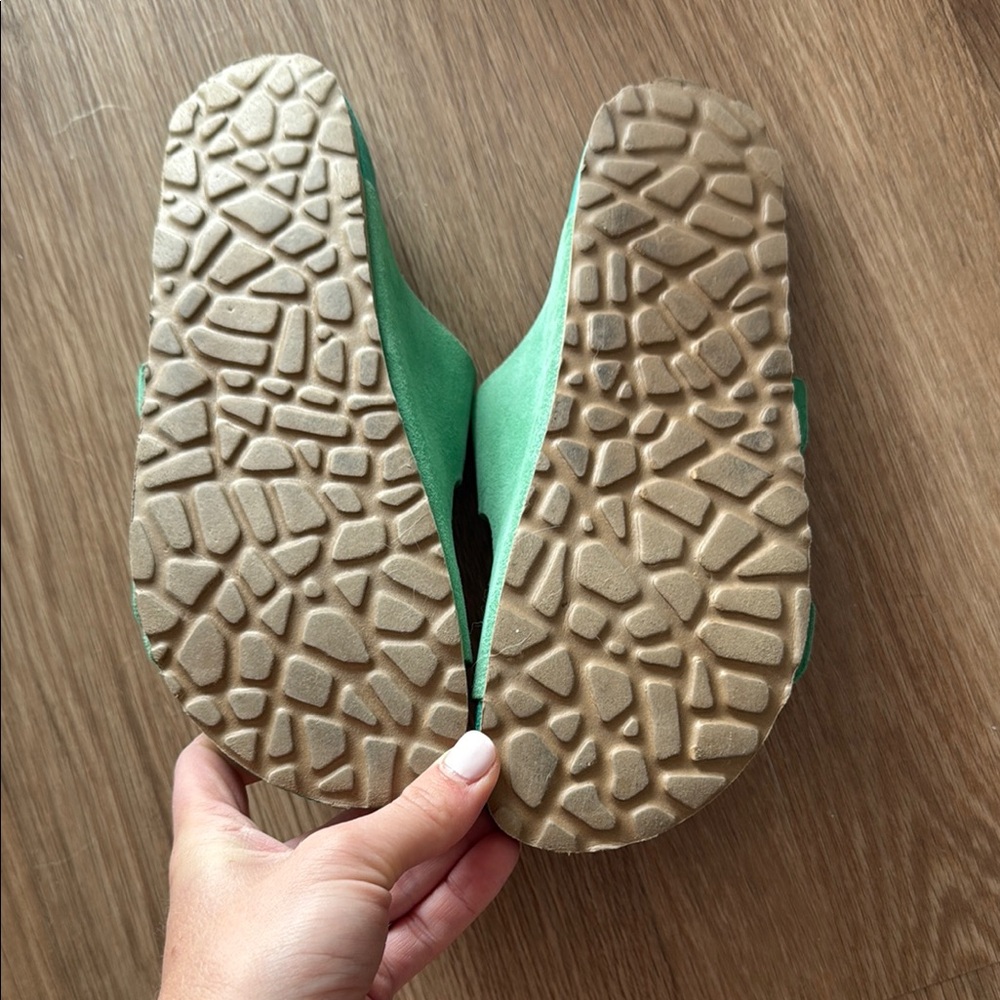 Women's Green Buckle Sandals - Picture 2 of 5